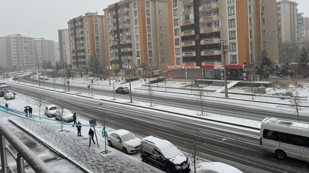 Diyarbakır’da Beyaz Esaret 17 Ilçede Okullar Tatil4