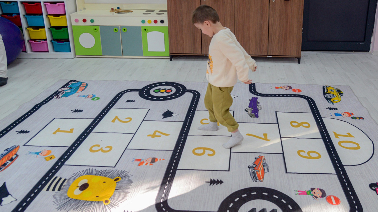 Diyarbakır’da Engelli Çocuklar Için Oyun Terapisi