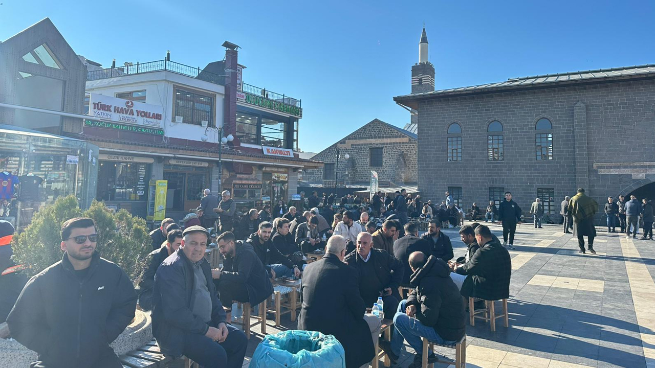 Diyarbakır’da Güneşli Kış Gününde Ulu Cami Molası2