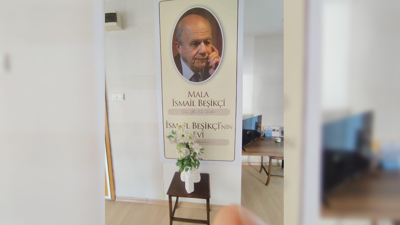 Diyarbakır’da İsmail Beşikçi'ye Dengbêj Şakîro Terapisi3