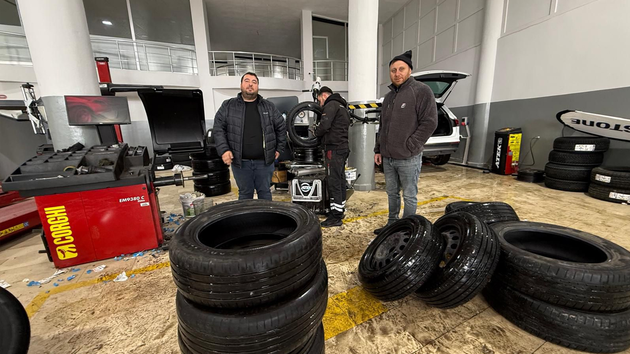 Diyarbakır’da Kar Yağdı, Kış Lastiğine Ilgi Arttı2