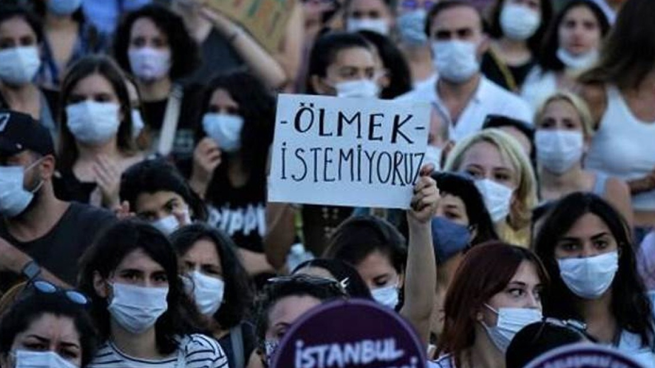 Her Şey, Bahçeli’nin Dem Parti Eş Genel Başkanlarının Elini Sıkmasıyla Başladı3