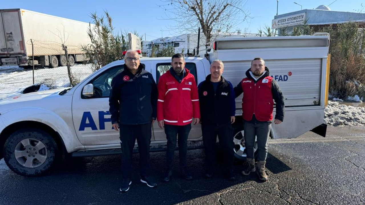 Kızılay'dan Yolda Kalan Tır Şoförlerine Sıcak Yemek1