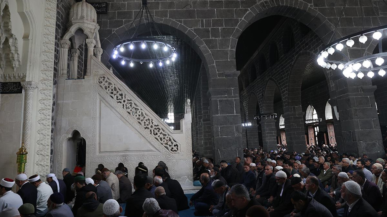 Yılın Son Cuma Hutbesi Ve Düşündürdükleri2