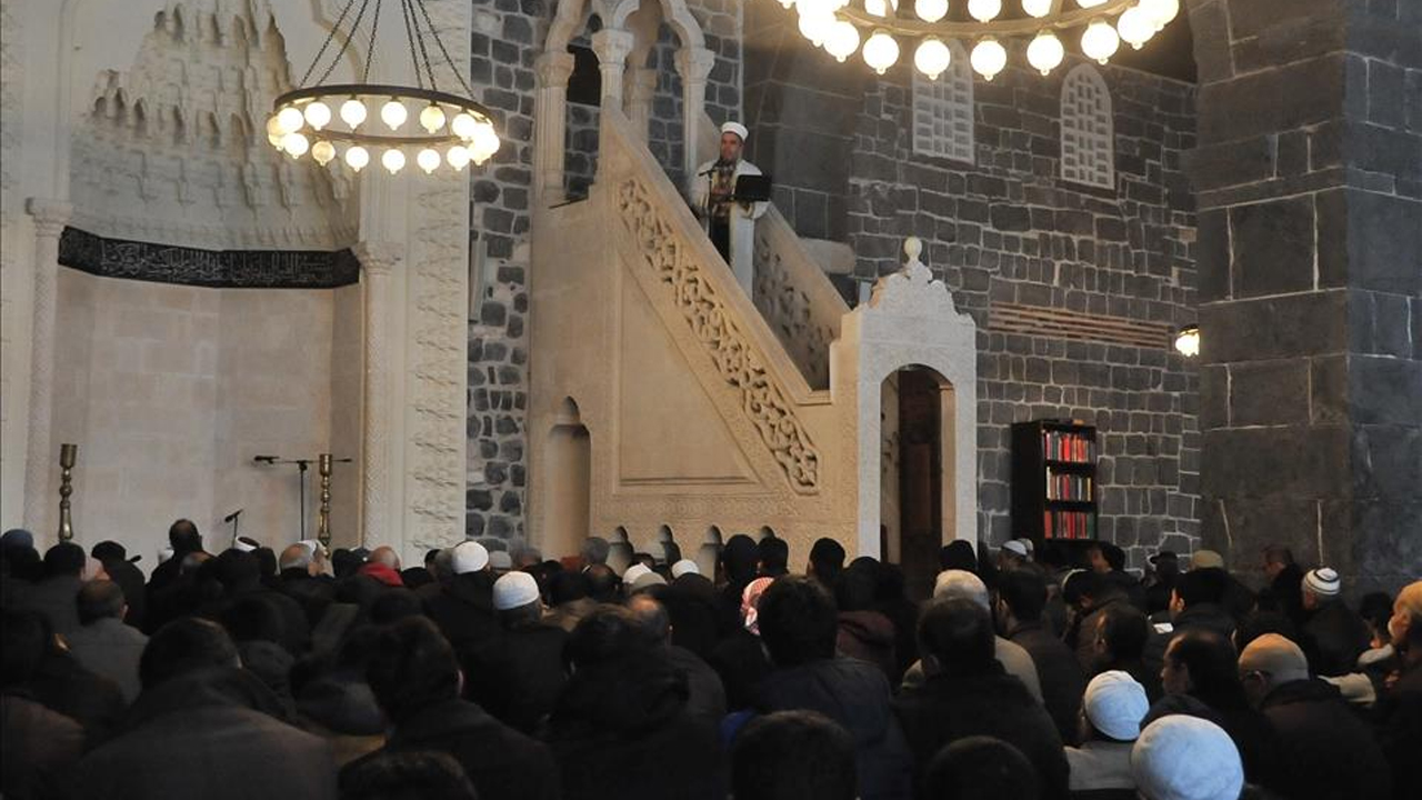 Yılın Son Cuma Hutbesi Ve Düşündürdükleri3