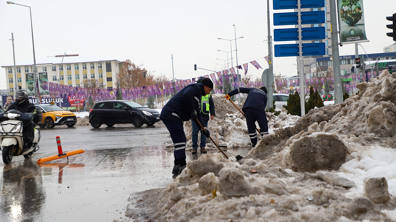 Di̇ski̇’den Kar Sonrası Izgara Temizliği