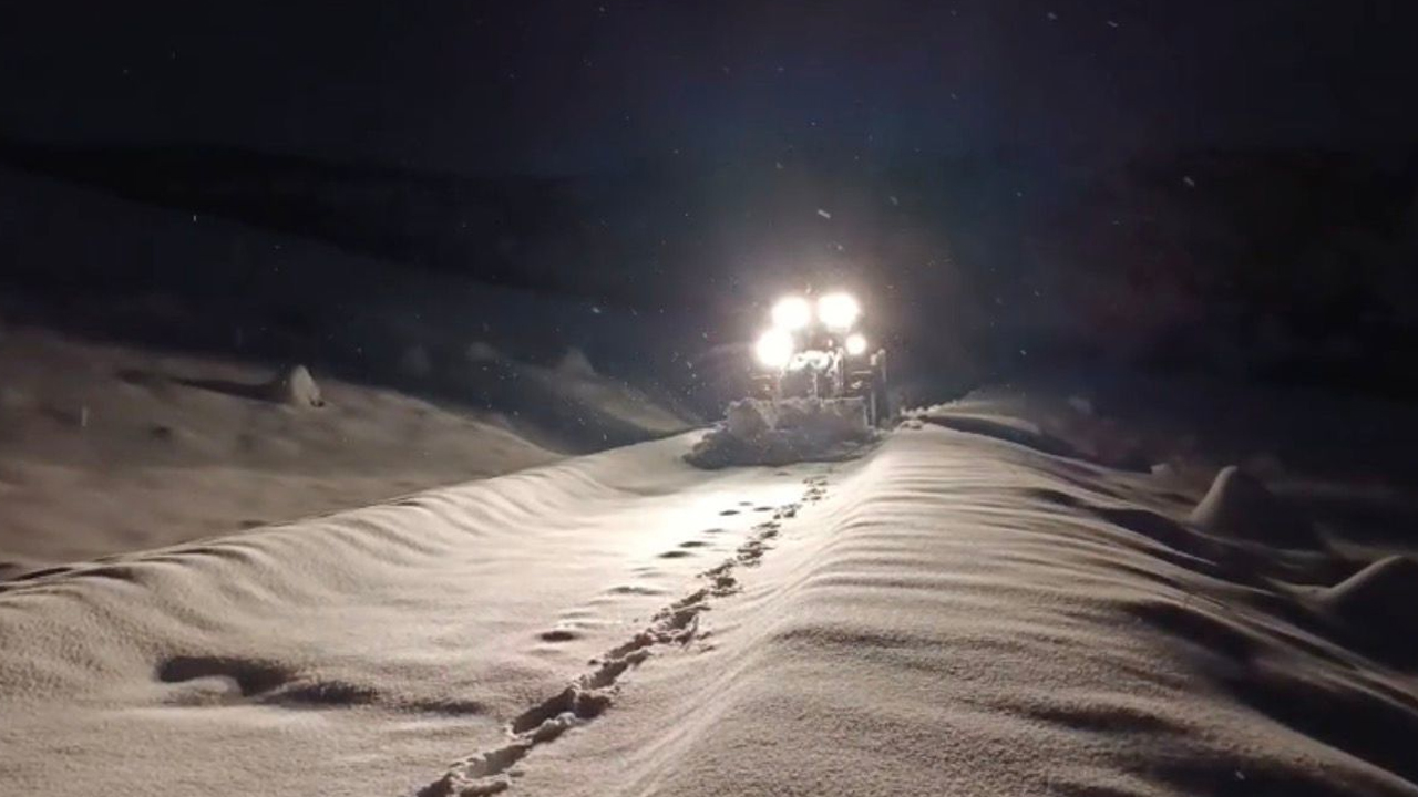 Diyarbakır Çermik'te Karla Mücadale Çalışması1