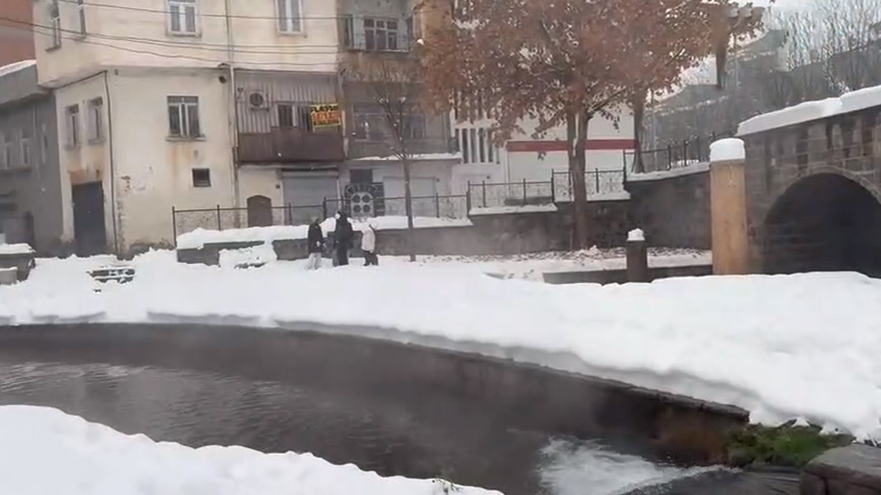 Diyarbakır Sur’daki Anzele’de Kar Sevinci3