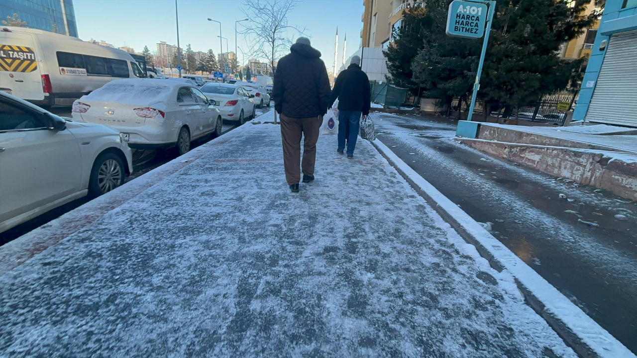 Diyarbakır’da Kar Gitti, Tehlike Kaldı4