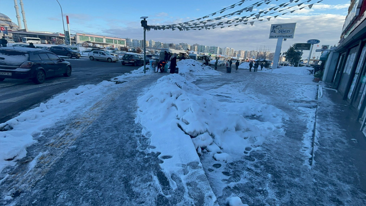 Diyarbakır’da Kar Gitti, Tehlike Kaldı6