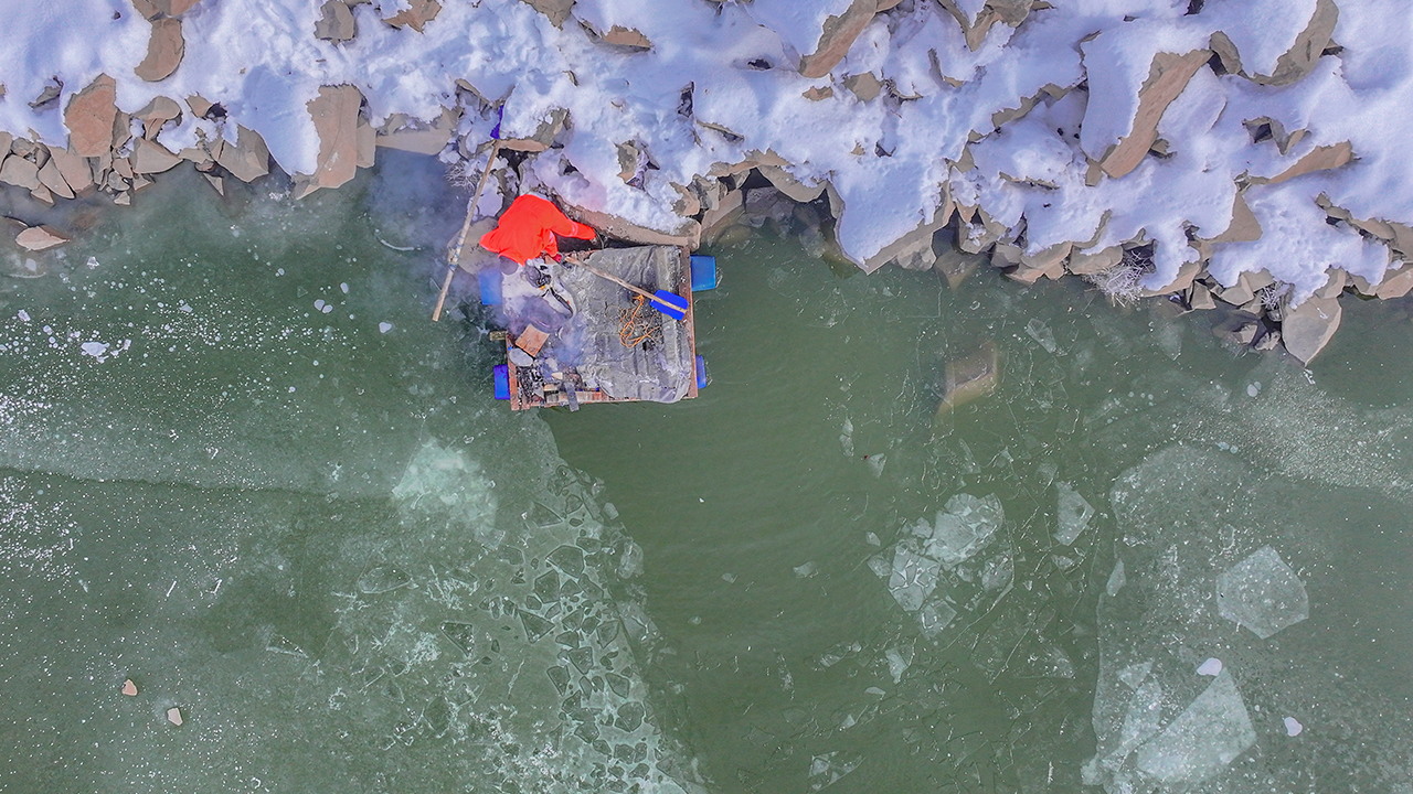 Diyarbakır'da Kar Ve Buz Üstünde ‘Kelek’ Ile Av Mesaisi3