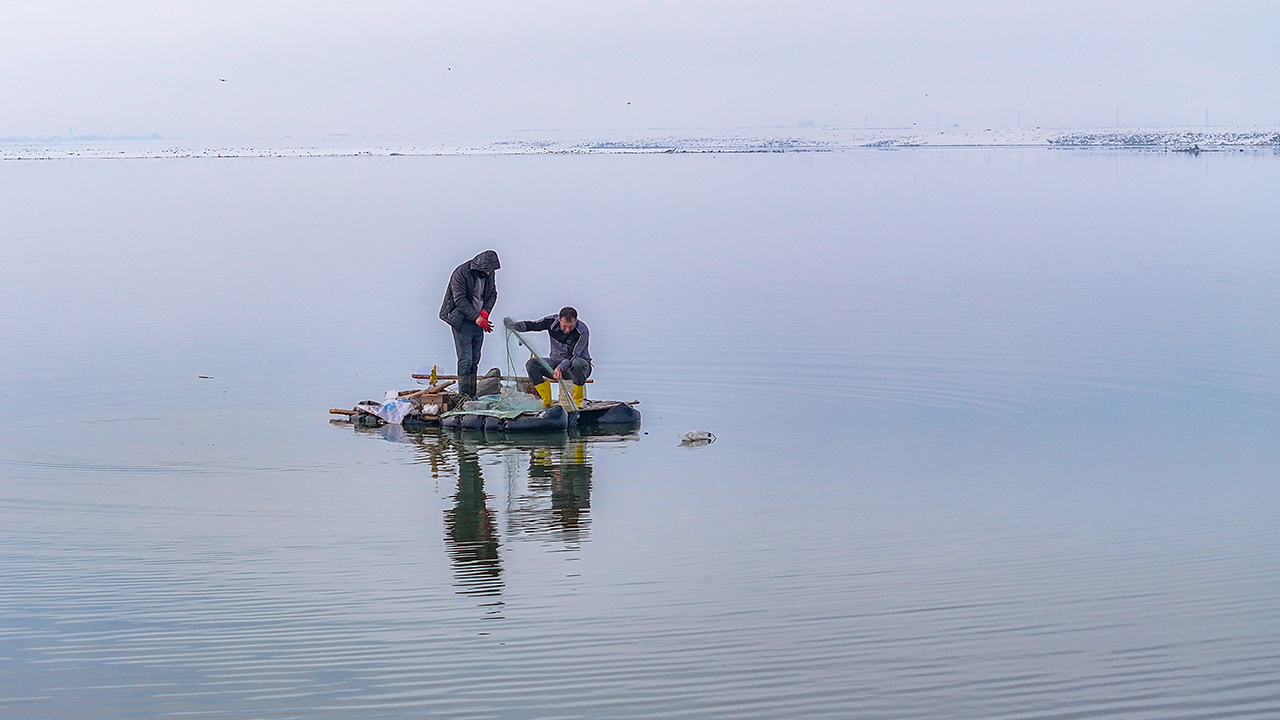 Diyarbakır'da Kar Ve Buz Üstünde ‘Kelek’ Ile Av Mesaisi5