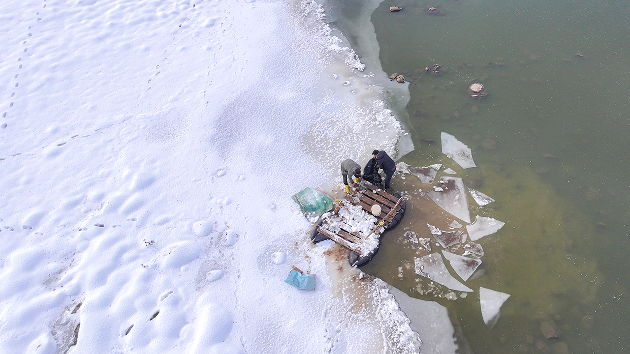 Diyarbakır'da Kar Ve Buz Üstünde ‘Kelek’ Ile Av Mesaisi7