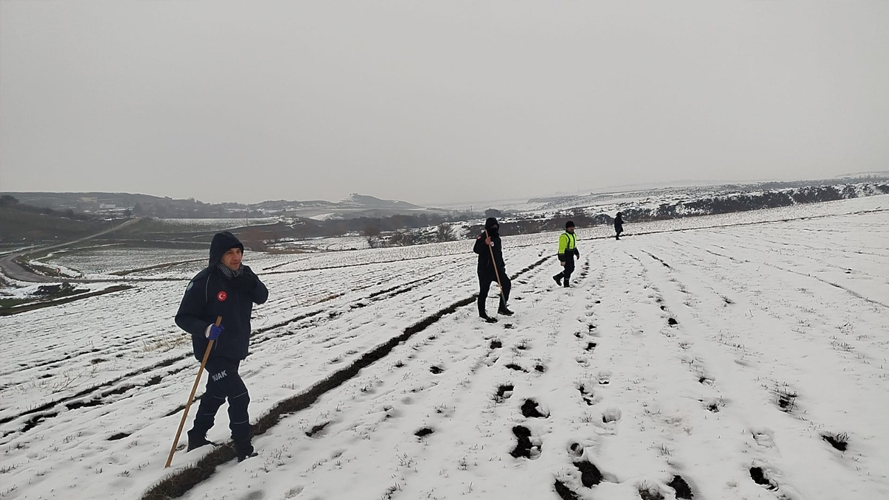 Diyarbakır'da Kaybolan Kadın, Jak, Sak Ve 8 Dronla Aranıyor1