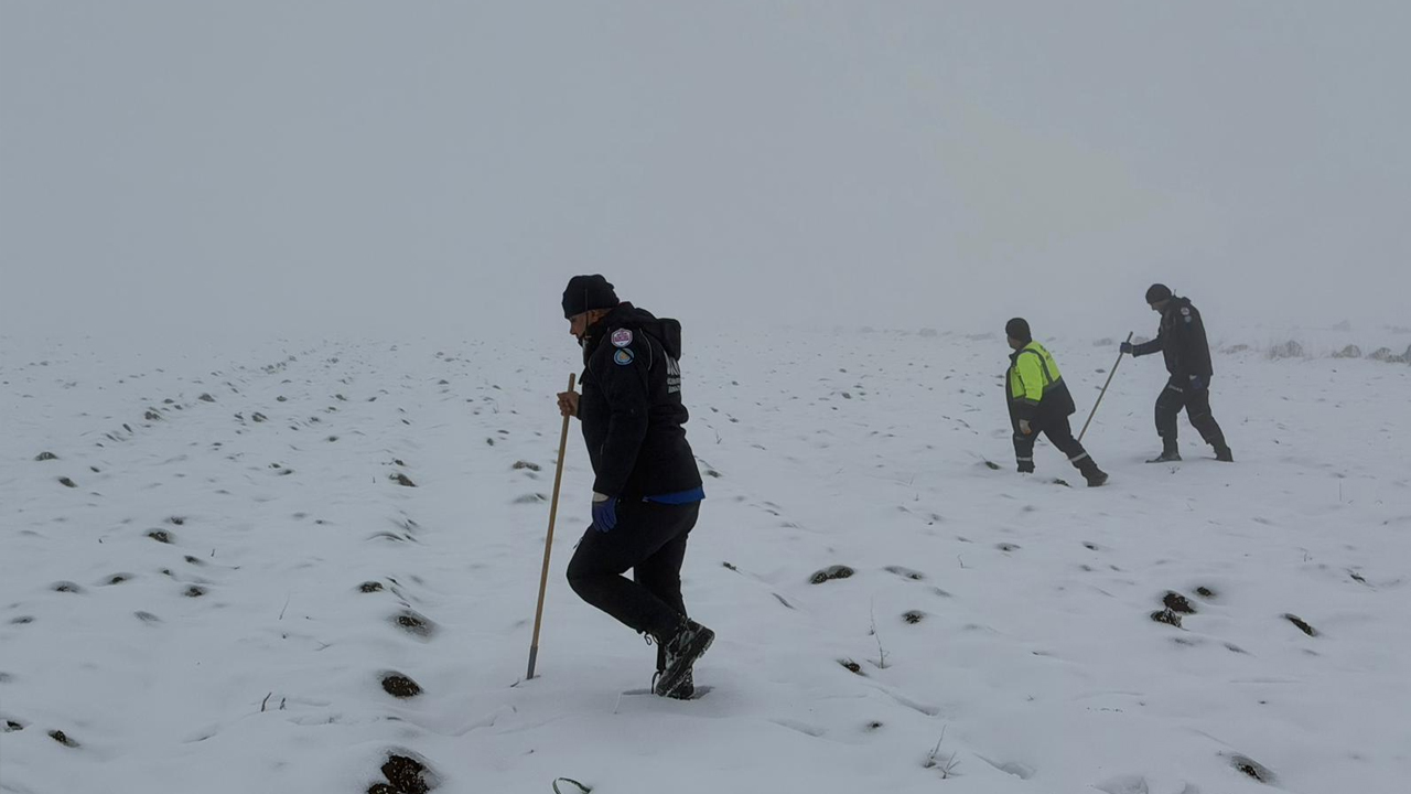 Diyarbakır'da Kayıp 2 Çocuk Annesi Kadın Dronla Aranıyor