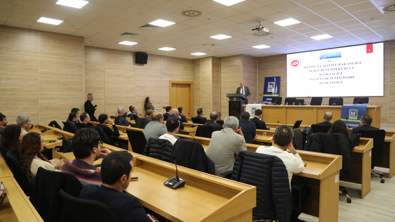 Diyarbakır’daki Mali Müşavirler Ve Muhasebecilere Yeni Düzen Semineri