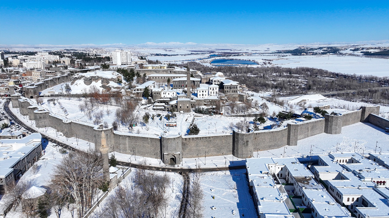 Diyarbakır'daki Tarihi Yapılar Kartpostal Görüntü Oluşturdu1
