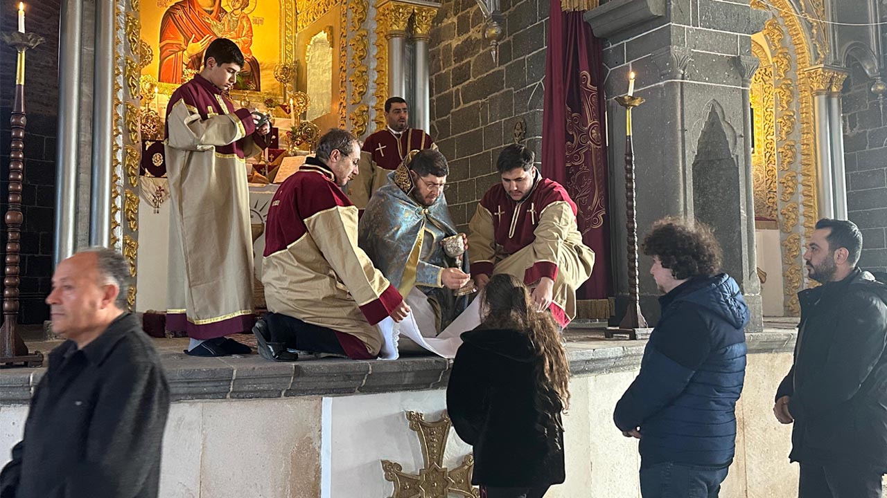 Diyarbakır’ın Tarihi Kilisesinde Anlamlı Tören3
