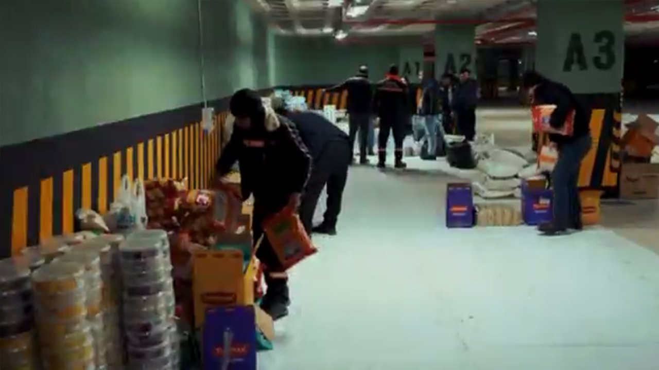 Diyarbakırlılar Kobanê Için Yardım Bağışında Bulunuyor