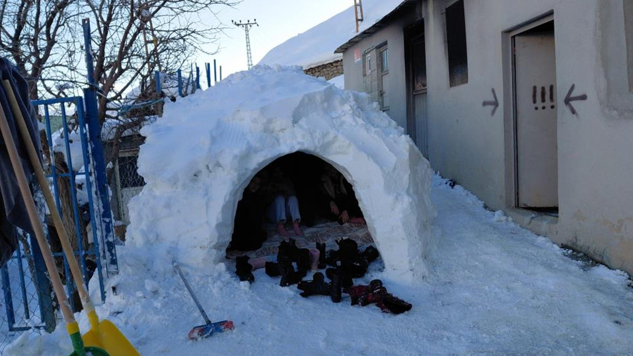 Hakkarili Yunus'tan Iglo Evi1