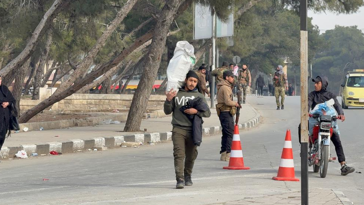 Halep’te Siviller Tahliye Ediliyor