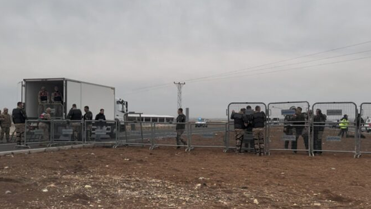 Kobani Sınırına Yürüyüş Öncesi Yoğun Güvenlik Önlemi̇