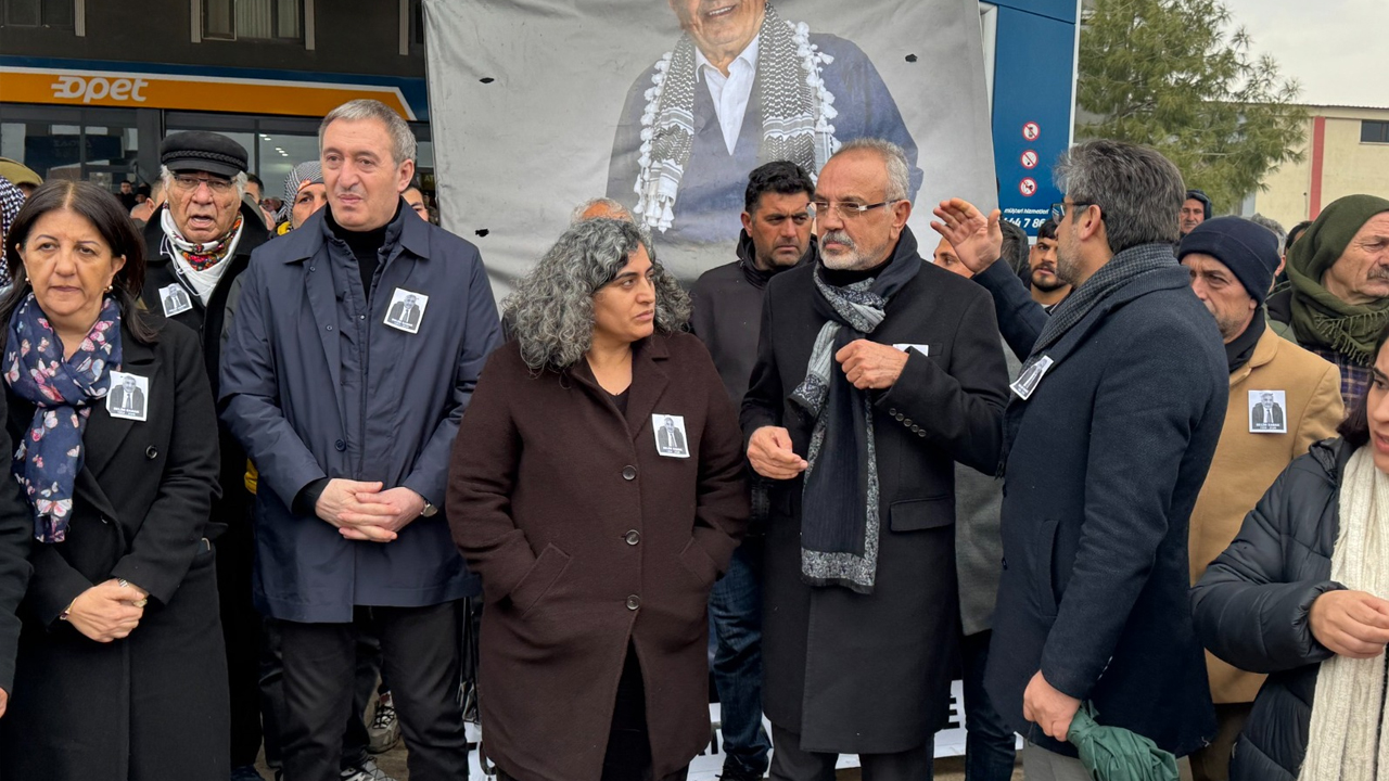 Kürt Siyasetçi Saddak, Toprağa Verildi1