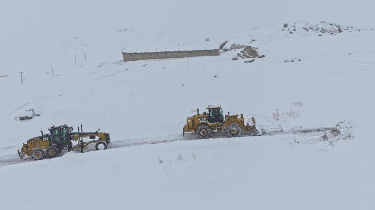 Van’da 363 Yerleşim Yerinin Yolu Kapandı
