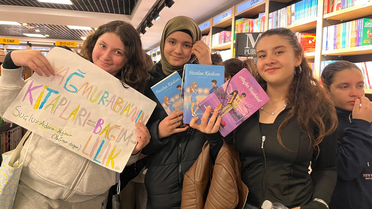 Adora Yağmur Diyarbakır’da Genç Hayranlarıyla Buluştu4