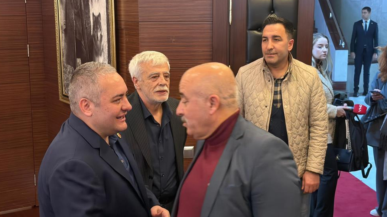 Chp’den Istifa Etti, Özel Hakkında Suç Duyurusunda Bulundu