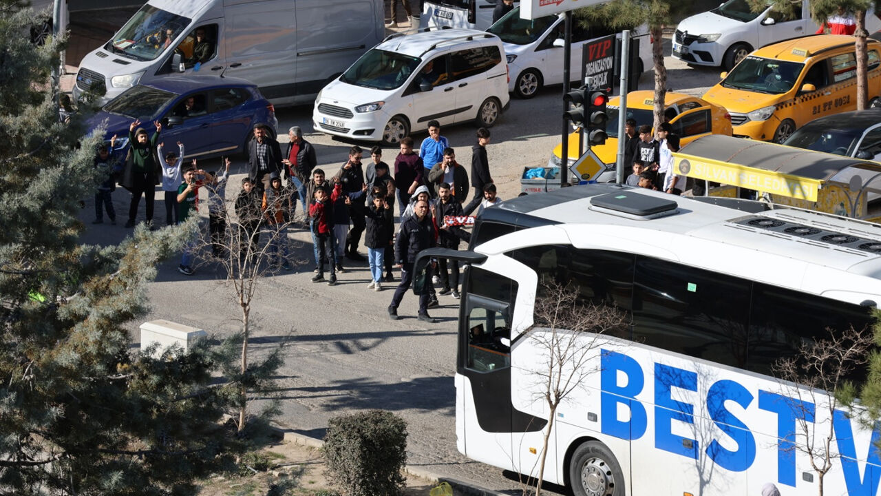 Diyarbakır Silvan’dan Kardeşlik Konvoyu Geçti3
