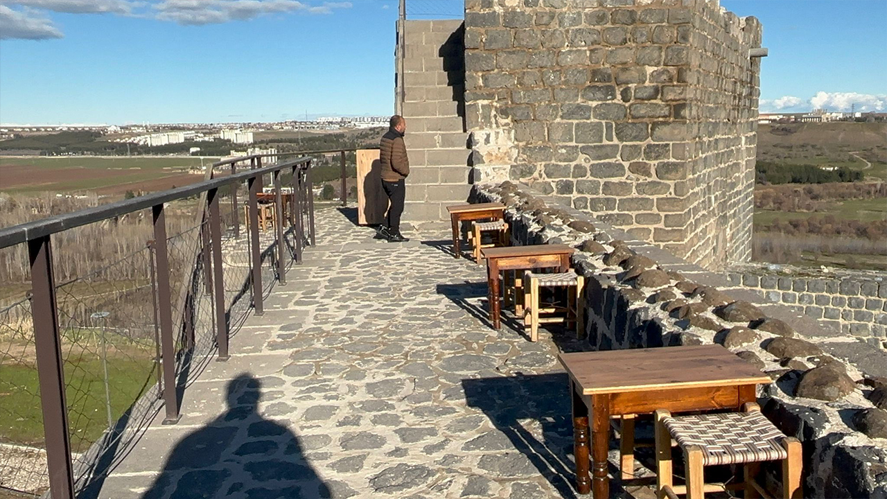 Diyarbakır Surları Üzerinde Kafe Tartışması4