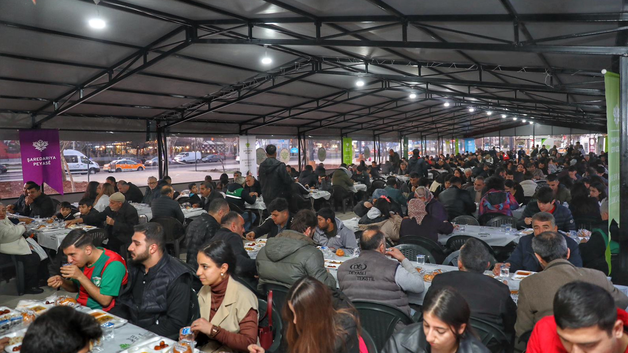 Diyarbakır’da 1000 Kişilik Iftar Sofrası1