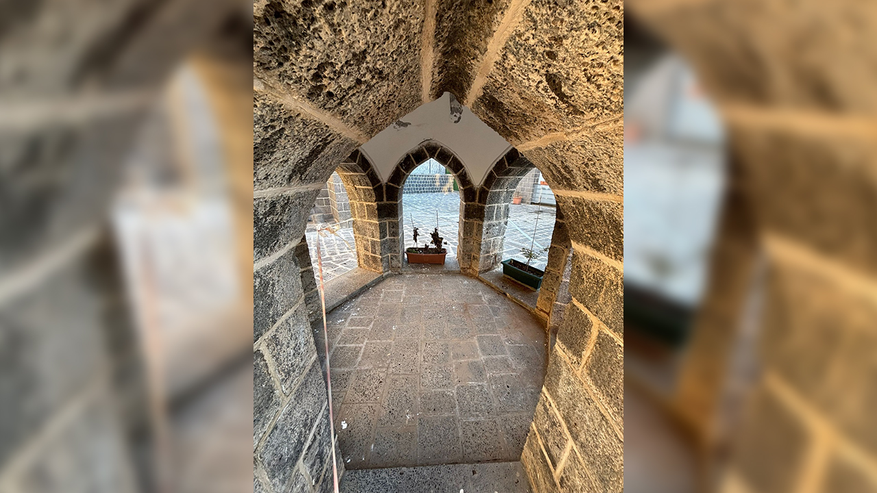 Diyarbakır’da 381 Yıldan Beri Ibadet Yapılan Cami2