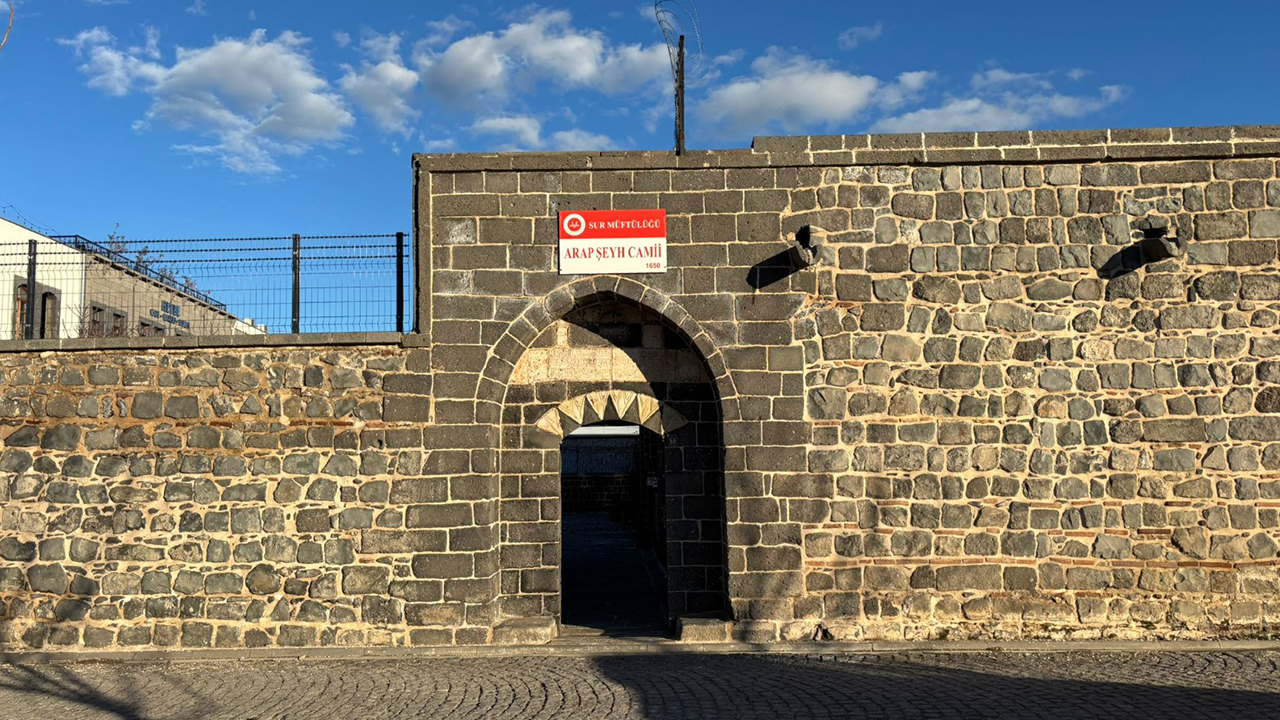 Diyarbakır’da 381 Yıldan Beri Ibadet Yapılan Cami4