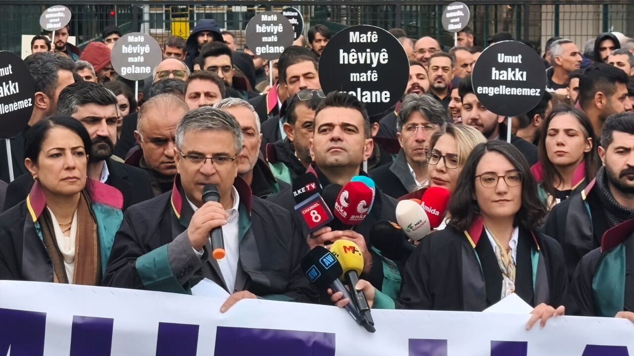 Diyarbakır’da Avukatlar, ‘Umut Hakkı’ Için Yürüdü1