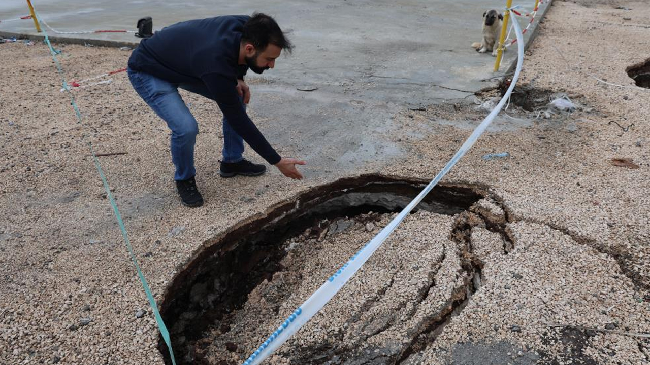 Diyarbakır'da Çökme Sonucu Dev Çukur Oluştu1