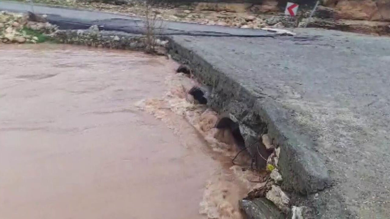 Diyarbakır’da Dereler Coştu, Köprüler Hasar Aldı1