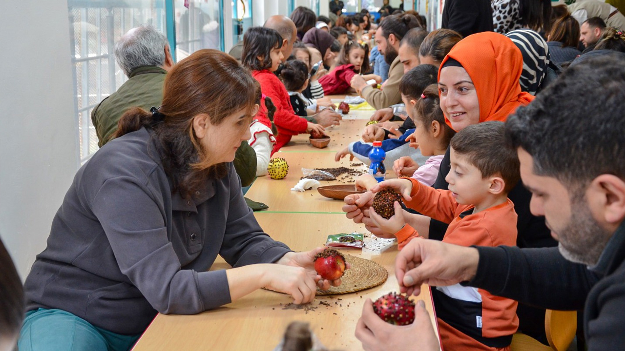Diyarbakır’da Geleneksel ‘Sêva Mêxekrêj’ Etkinliği Düzenlendi