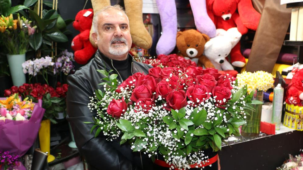 Diyarbakır’da ‘Sevgililer Günü’ Tek Gül, 100 Tl'den Başlıyor