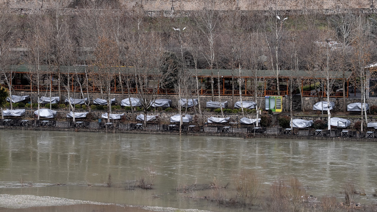 Diyarbakır’da Yağışlar Dicle Nehrinde Yapılaşma Riskini Ortaya Çıkardı1