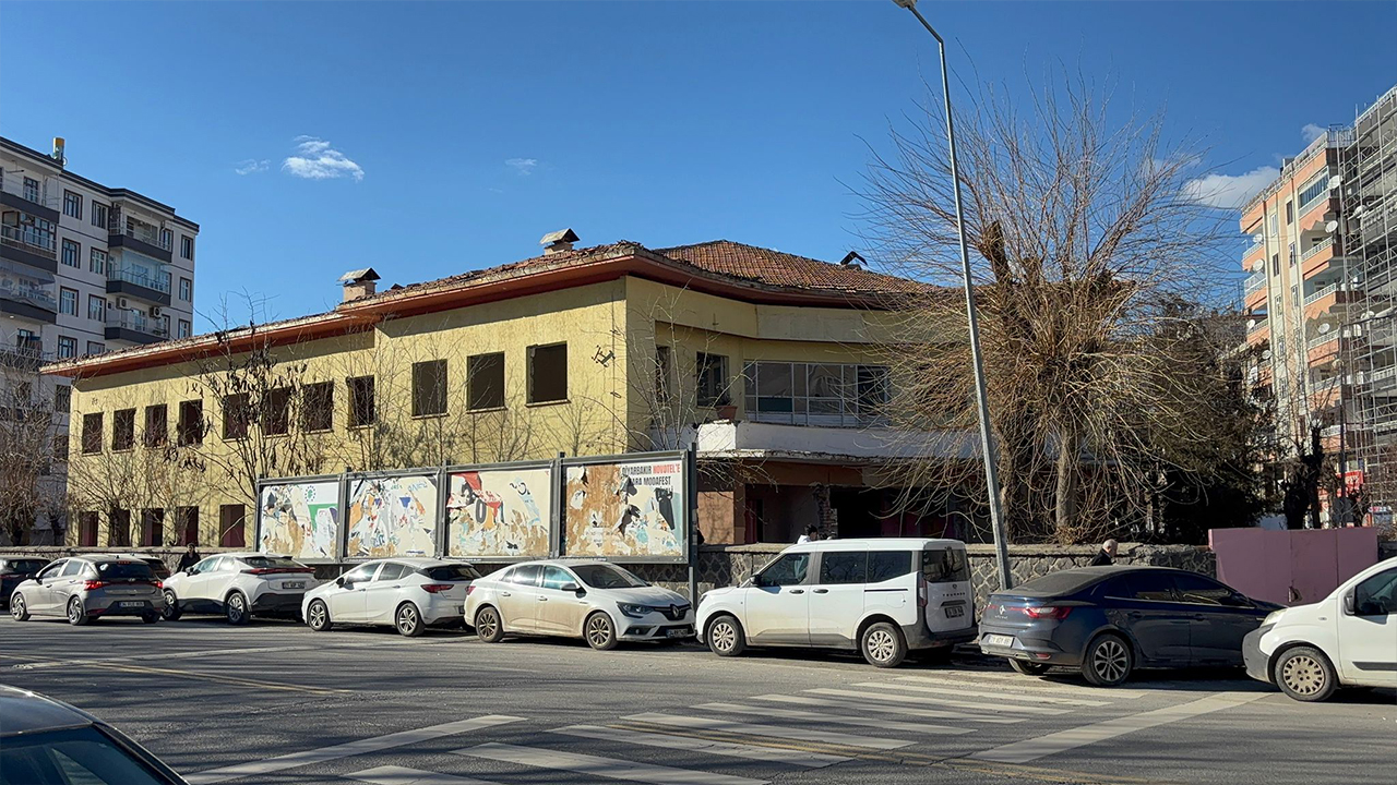 Diyarbakır’da Yıkım Kararı Verilen Okulun Içler Acısı Durumu8