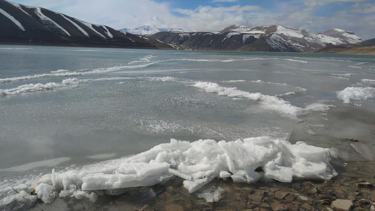 Donan Dalgalar Görsel Şölen Sundu