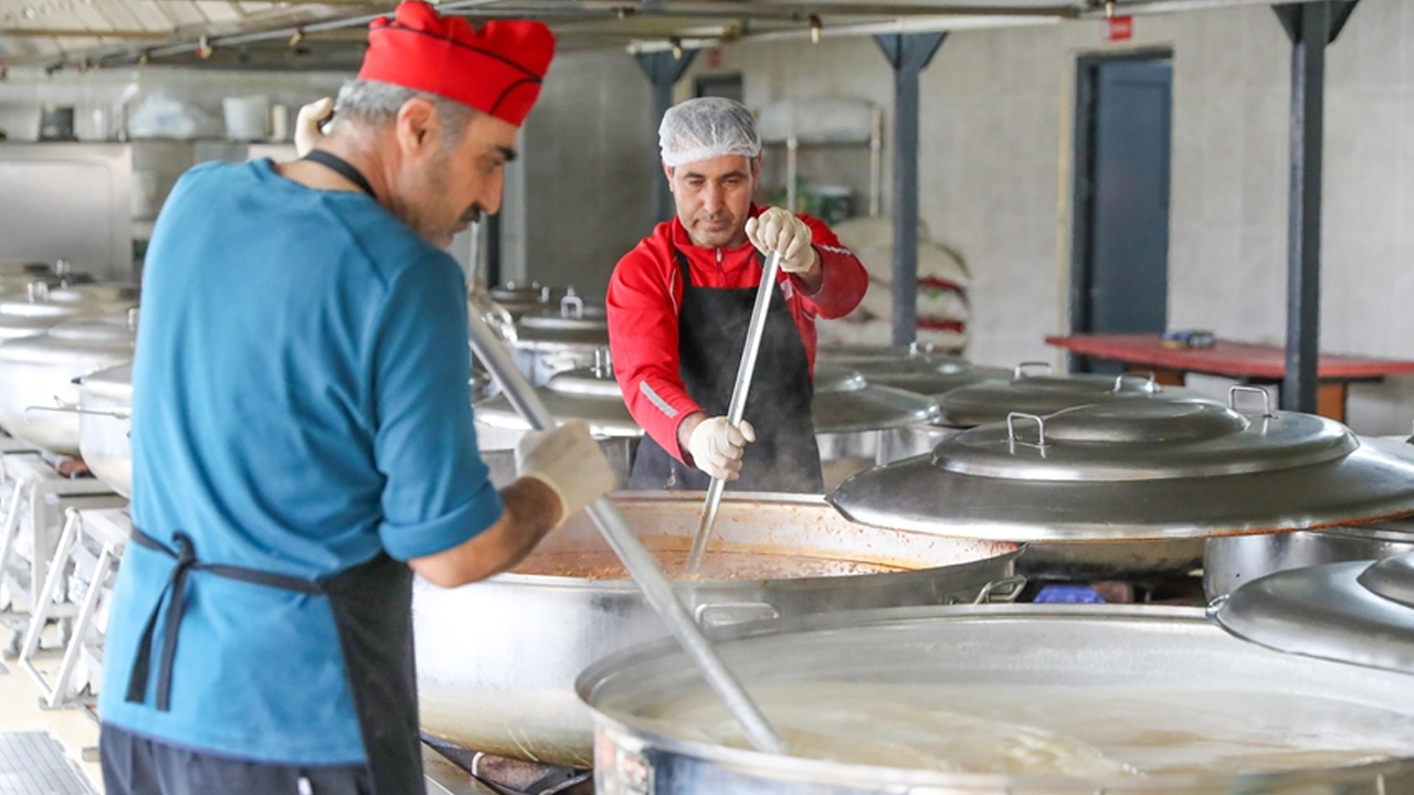 Kızılay Diyarbakır’dan, Her Gün 3 Bin Kişiye Sıcak Yemek2
