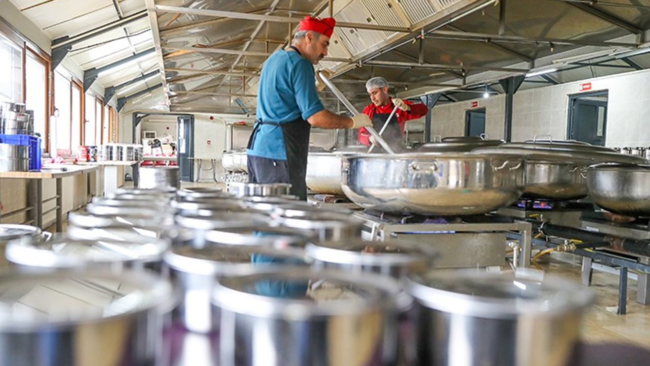 Kızılay Diyarbakır’dan, Her Gün 3 Bin Kişiye Sıcak Yemek3