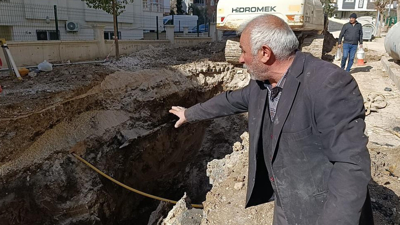 Şanlıurfa'da Göçük Toprak Altında Kalan 2 Işçi Kurtarıldı