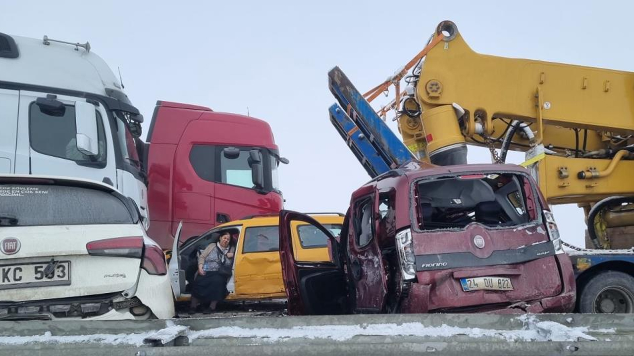Zincirleme Kazada Can Pazarı Yaşandı 8 Ağır Yaralı