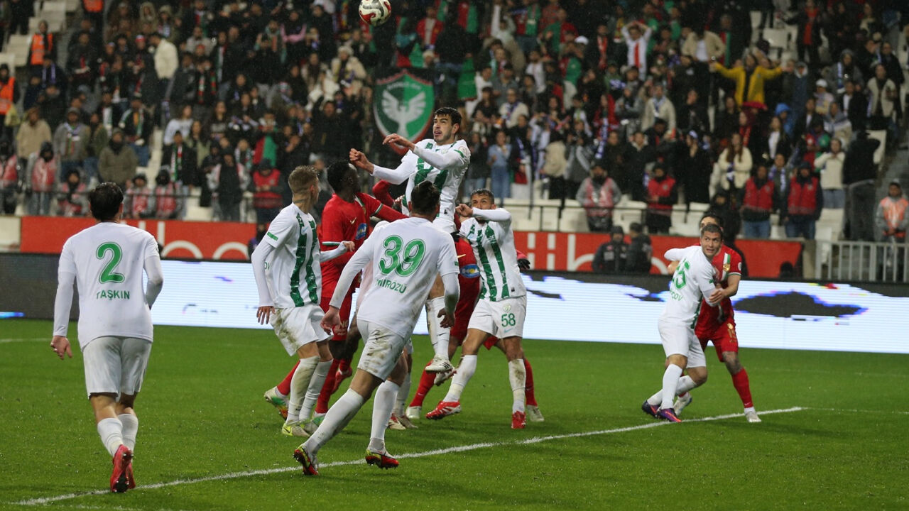 6 Oyuncu Değişikliği4