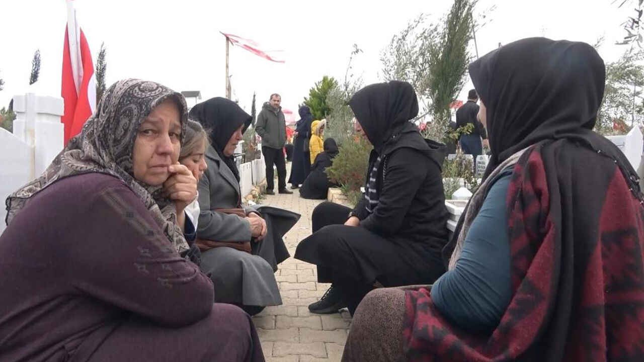 Adıyaman'da Deprem Şehitliğine Bayram Ziyareti
