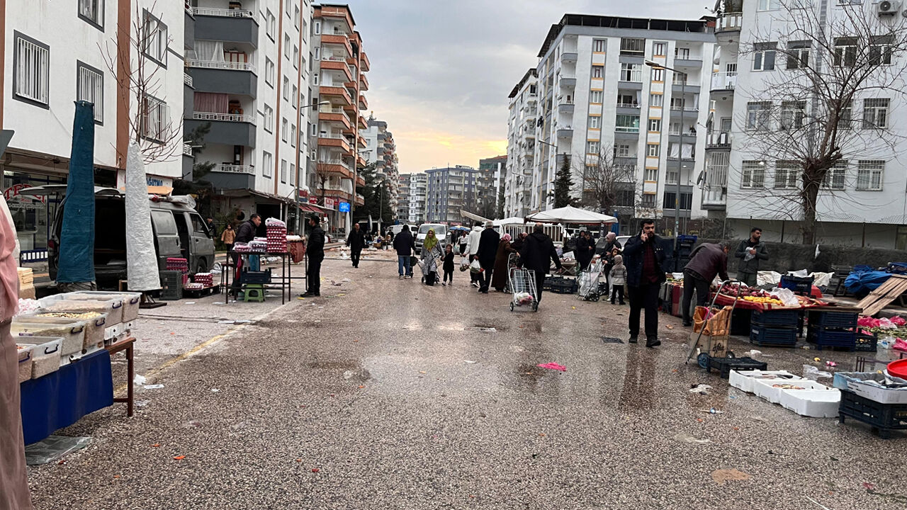 Akaryakıt Zamları Diyarbakır’da Pazar Tezgâhlarını Vurdu